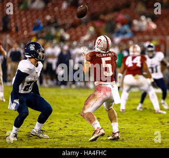 Palo Alto, California, USA. 26th Nov, 2016. Stanford Running Back Christian McCaffrey (5) catching a punt in NCAA football action at Stanford University, featuring the Rice Owls visiting the Stanford Cardinal. Stanford won the game 41-17. © Seth Riskin/ZUMA Wire/Alamy Live News Stock Photo