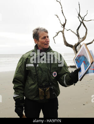 usinterior 10979931126 Secretary Jewell visits Boneyard Beach on Bulls Island at Cape Romain National Wildlife Refuge Stock Photo