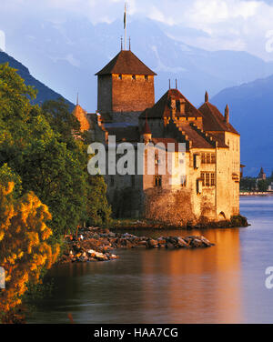 Chateau du Chillon, Lake Geneva, Veytaux, Montreux, Vaud, Switzerland Stock Photo