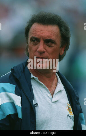 ALFIO BASILE FOOTBALL MANAGER OF ARGENTINA 02 July 1994 Stock Photo