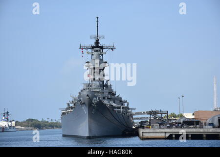 FILE - A file picture dated 23 April 2015 shows the USS Missouri at the Pearl Harbour naval base, Hawaii, USA. On 2 September 1944, Japan signed an undonditional surrender on the warship, which went into service in 1944. Japan attacked the Pearl Harbour on 07 December 1941, destroying part of the US Pacific Fleet. Photo: Chris Melzer/dpa Stock Photo