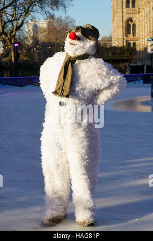 London, UK. 30th Nov, 2016. On the coldest week of the year, The Snowman takes to the ice at the Natural History Museum Ice Rink. The show is currently on at the Peacock Theatre on 30th November 2016, London, UK. Credit:  See Li/Alamy Live News Stock Photo