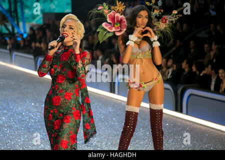 Paris, France. 30th Nov, 2016. Lady Gaga performs during the Victoria·s Secret Fashion Show at Grand Palais in Paris, France, on 30 November 2016. Editorial use only - NO WIRE SERVICE - Photo: Hubert Boesl/dpa/Alamy Live News Stock Photo
