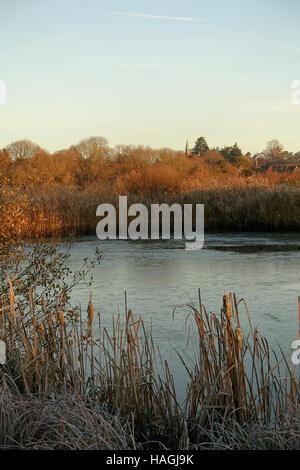 Godalming, Surrey, London, UK. 1st Dec, 2016. UK Weather 1st December 2016: Tuesley Lane, Godalming. High pressure anticyclonic conditions prevailed across the Home Counties bringing cold and frosty weather. Godalming in Surrey at dawn. Credit:  james jagger/Alamy Live News Stock Photo