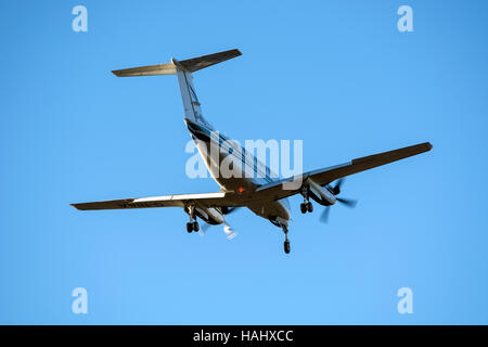 Beech B200 Super King Air approaching Birmingham Airport, UK (G-NIAA) Stock Photo