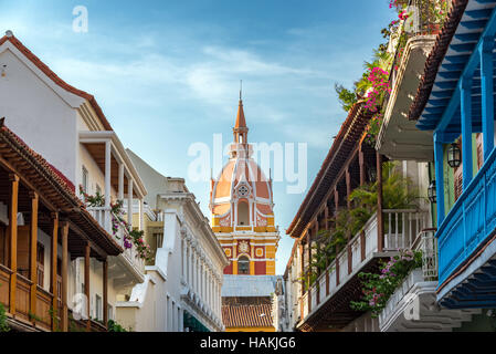 Rows of balconies leading to the colorful cathedral in the historic colonial center of Cartagena, Colombia Stock Photo