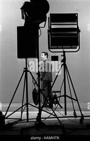 Spaß durch 2, Fernsehserie mit Sketchen und Musik, Deutschland 1970 - 1972, Mitwirkende: Französischer Chansonnier Gilbert Becaud Stock Photo