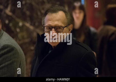 US Television and radio host Larry King is seen in the lobby of Trump Tower in New York, NY, USA on 01 December 2016.  - NO WIRE SERVICE - Photo: Albin Lohr-Jones/Consolidated/Pool/dpa Stock Photo