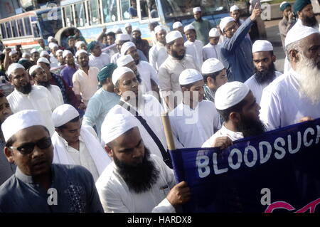 Dhaka, Bangladesh. 02nd Dec, 2016. Bangladeshi activists of several organizations demonstrated in front of the National Press Club demanding an end to persecution of ethnic Rohingya Muslims. Credit:  Md. Mehedi Hasan/Pacific Press/Alamy Live News Stock Photo