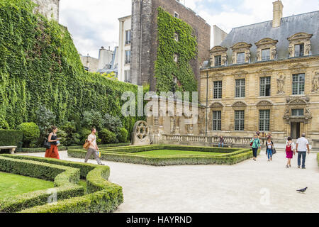 garden of hotel de sully Stock Photo