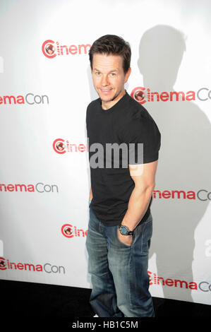 Actor Mark Wahlberg arrives at the 2014 CinemaCon Paramount opening night presentation at Caesars Palace on March 24, 2014 in Las Vegas, Nevada. Stock Photo