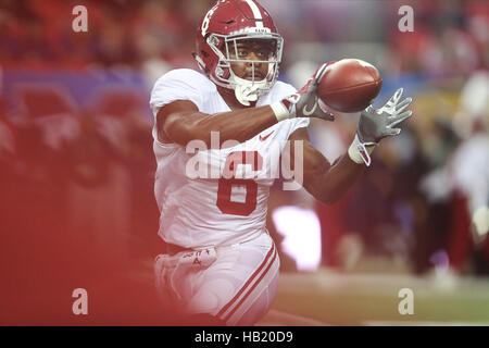 Atlanta, Florida, USA. 3rd Dec, 2016. MONICA HERNDON | Times.Alabama Crimson Tide defensive back Hootie Jones (6) warms up before the SEC championship against the Florida Gators at the Georgia Dome on Saturday December 3, 2016 in Atlanta, Georgia. Kickoff is at 4pm. © Monica Herndon/Tampa Bay Times/ZUMA Wire/Alamy Live News Stock Photo