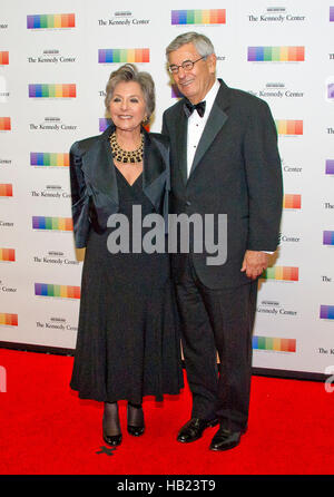 Washington DC, USA. 3rd Dec, 2016. United States Senator Barbara Boxer (Democrat of California) and her husband, Stewart, arrive for the formal Artist's Dinner honoring the recipients of the 39th Annual Kennedy Center Honors hosted by United States Secretary of State John F. Kerry at the U.S. Department of State in Washington, DC on Saturday, December 3, 2016. The 2016 honorees are: Argentine pianist Martha Argerich; rock band the Eagles; screen and stage actor Al Pacino; gospel and blues singer Mavis Staples; and musician James Taylor. Credit:  MediaPunch Inc/Alamy Live News Stock Photo