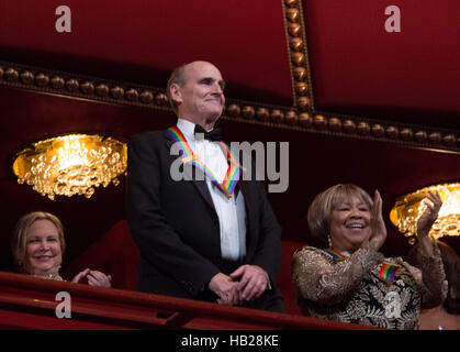Washington DC, USA. 4th Dec, 2016. 2016 Kennedy Center Honoree singer James Taylor waves at the beginning of the Kennedy Center Honors, at the Kennedy Center, December 4, 2016, Washington, DC. The 2016 honorees are: Argentine pianist Martha Argerich; rock band the Eagles; screen and stage actor Al Pacino; gospel and blues singer Mavis Staples; and musician James Taylor. Credit: Aude Guerrucci/Pool via CNP /MediaPunch Credit:  MediaPunch Inc/Alamy Live News Stock Photo