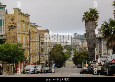 SAN FRANCISCO, CALIFORNIA - MAI 23, 2015: View of the Hyde Street in direction North. This provides a nice views to the streets Stock Photo