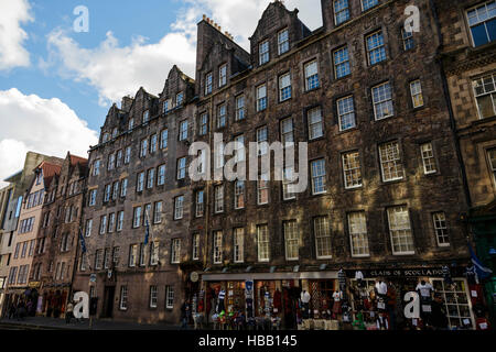 Shops on the Royal Mile / High Street, Edinburgh, Scotland. Stock Photo
