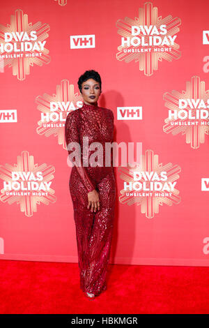 Ariane Davis arrivals for VH1 Divas Holiday: Unsilent Night Concert, Kings Theatre, Brooklyn, NY December 2, 2016. Stock Photo