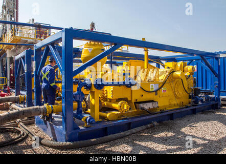Weir high pressure fracking Pumps at Cuadrilla Resources drilling equipment  at Shale Gas Drill Site,   Weir delivers the industry's first continuous duty frac pump which is the industry's first high-horse power frac pump designed for continuous-duty pressure pumping. Blackpool, Lancashire, UK Stock Photo