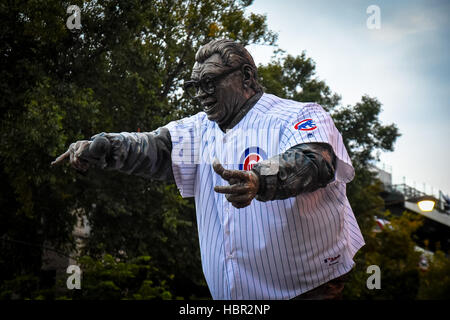 Chicago Illinois famous Wrigley Field statue of Ernie Banks Mr Cub for  Major League Baseball team of Chicago Cubs Hal Stock Photo - Alamy