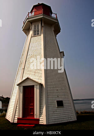 White and red Lighthouse on Campobello Island, New Brunswick on the entrance to  Passamaquoddy Bay and Cobscook Bay, Maine Stock Photo