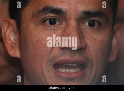 Bangkok, Thailand. 01st Jan, 2000. Kiatisuk Senamuang coach of Thailand speaks to the media at The Emerald Hotel before the AFF Suzuki Cup semi-final football match soccer between Thailand and Myanmar at Rajamangala National Stadium. © Vichan Poti/Pacific Press/Alamy Live News Stock Photo