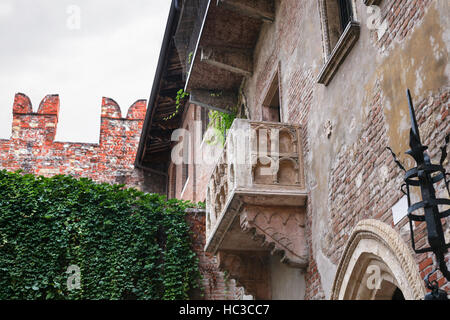 VERONA, ITALY - OCTOBER 10, 2016 - balcony of Juliet's house in Verona city. Juliet’s house (Casa di Giulietta) is one of the main tourist attractions Stock Photo