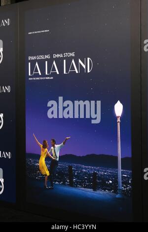 Los Angeles, CA, USA. 6th Dec, 2016. Atmosphere at the 'La LA Land' World Premiere at Village Theater on December 6, 2016 in Westwood, CA at arrivals for LA LA LAND Premiere, Regency Westwood Village Theatre, Los Angeles, CA December 6, 2016. Credit:  Everett Collection Inc/Alamy Live News Stock Photo