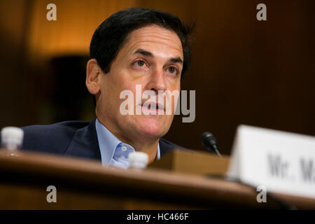 Washington DC, USA. 7th December, 2016. Mark Cuban, Chairman, AXS TV, testifies before the United States Senate Committee on the Judiciary Subcommittee on Antitrust, Competition Policy & Consumer Rights during a hearing on the pending AT&T and Time Warner merger in Washington, D.C. on December 7, 2016. Credit:  Kristoffer Tripplaar/Alamy Live News Stock Photo
