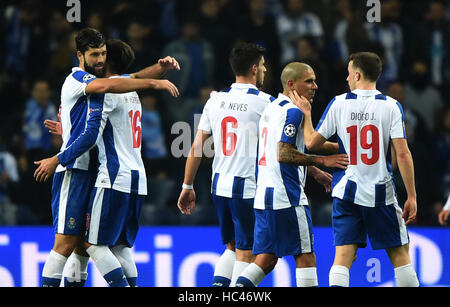 Porto, Portugal. 7th Dec, 2016. Porto's players celebrate their victory after the UEFA Champions League Group G football match between FC Porto and Leicester City FC at Dragon stadium in Porto, Portugal, Dec. 7, 2016. Porto won 5-0. Credit:  Zhang Liyun/Xinhua/Alamy Live News Stock Photo
