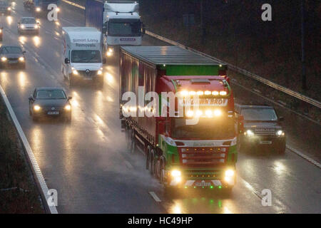 Torrential Rain, M6 Preston, 8th Dec 2016: UK WEATHER.  After a night of torrential downpours over the north west of England, early start commuters on their way to work faced very difficult driving conditions this morning.  Unseasonably warm temperatures of 15˚C yesterday have unfortunately brought a sustained period of rain causing some localised flooding.  Credit:  Cernan Elias/Alamy Live News Stock Photo