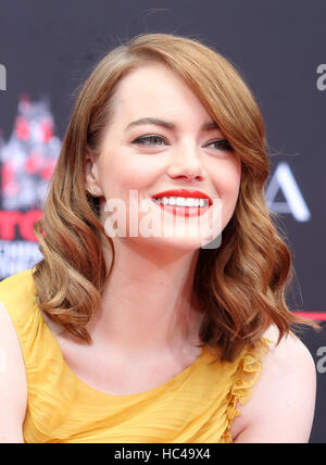 Hollywood, CA. 07th Dec, 2016. Emma Stone, At Ryan Gosling And Emma Stone Hand And Footprint Ceremony At TCL Chinese Theatre IMAX, California on December 07, 2016. Credit:  Faye Sadou/Media Punch/Alamy Live News Stock Photo
