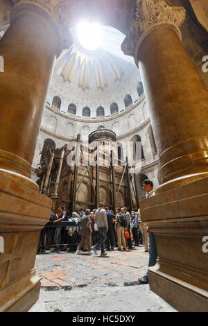 JERUSALEM, ISRAEL - April 06, 2016: Pilgrims and tourists are waiting  to enter Aedicule in Church of the Holy Sepulchre, the world greatest Christian Stock Photo