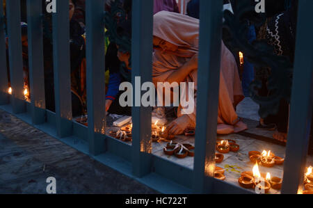 Lahore, Pakistan. 07th Dec, 2016. Pakistani Muslim devotees gathered to attend the 393rd death anniversary of the saint Mir Mohammed Muayyinul Islam popularly known as Sain Mian Mir. The saint was equally popular among the Muslim and Sikh religions, as Mian Mir went to Amritsar in December 1588 to lay the foundation stone of Sikhs holiest site, the Golden Temple, which is commonly known as Sri Harminder Sahib. Credit:  Rana Sajid Hussain/Pacific Press/Alamy Live News Stock Photo