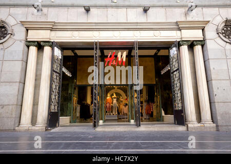 H M FASHION STORE ENTRANCE IN LEONARSO SHOPPING CENTER IN ROME Stock Photo Alamy