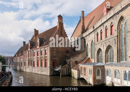 Sint-Janshospitaal, Saint John's Hospital, Bruges. Begun in the 12th century, seen from bridge on Mariastraat. Stock Photo