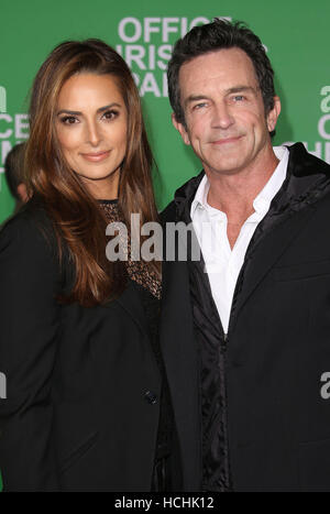 Westwood, California, USA. 7th Dec, 2016. 07 December 2016 - Westwood, California - Jeff Probst, Lisa Ann Russell. ''Office Christmas Party'' Paramount Pictures Los Angeles Premiere held at Regency Village Theatre. Photo Credit: F. Sadou/AdMedia Credit:  F. Sadou/AdMedia/ZUMA Wire/Alamy Live News Stock Photo