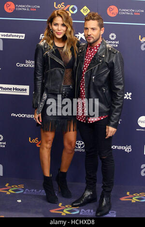 Singer David Bisbal and his girlfriend Rosanna Zanetti during the photocall  of the Los 40 Music Awards in Madrid, on Friday, Thursday 1 December 2016  Stock Photo - Alamy