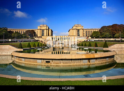 The Palais de Chaillot and the gardens of Trocadero, Paris, France. Stock Photo