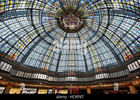 The cupola in the restaurant of Printemps, one of the most famous Parisienne shopping center (since 1894),  Paris, France Stock Photo