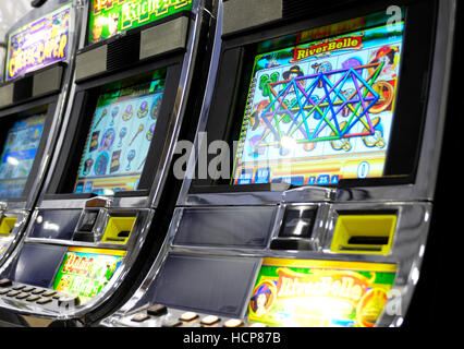 list of slot machines at hollywood casino
