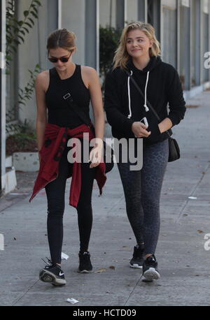 Chloë Grace Moretz arriving at her pilates class in Beverly Hills with a friend  Featuring: Chloë Grace Moretz, Chloe Grace Moretz Where: Beverly Hills, California, United States When: 19 Aug 2016 Stock Photo