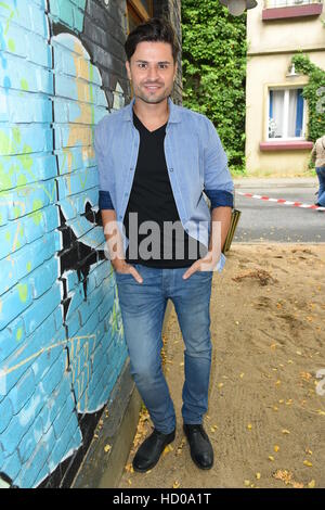 German RTL TV series 'Unter Uns' Sommerfest fan meeting / summer reception at MMC studios.  Featuring: Milos Vukovic Where: Cologne, Germany When: 22 Aug 2016 Stock Photo