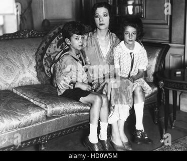 Fanny Brice, with her children William and Frances Arnstein, late 1920s ...