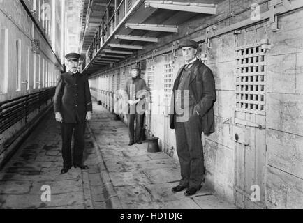 Warden Thomas Mott Osborne (right), Sing Sing Prison, Ossining, New York, USA, Bain News Service, 1914 Stock Photo