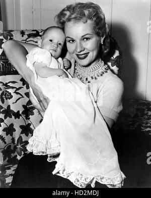 Virginia Mayo with her daughter, Mary Catherine, 1956 Stock Photo - Alamy