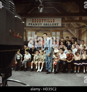 the-howdy-doody-show-buffalo-bob-smith-marti-barris-howdy-doody