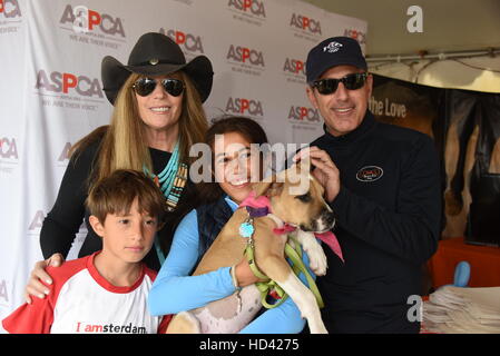 Matt Lauer and family adopt a dog from the ASPCA during the Hampton Classic Horse Show  Featuring: Thijs Lauer, Jill Rapport, Romy Lauer, Mocha the Dog, and Matt Lauer Where: Bridgehampton, New York, United States When: 05 Sep 2016 Stock Photo