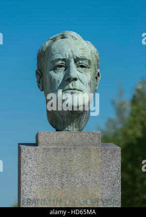 Bronze bust of Franklin D. Roosevelt, St. Ann's Square, Copenhagen, Denmark Stock Photo