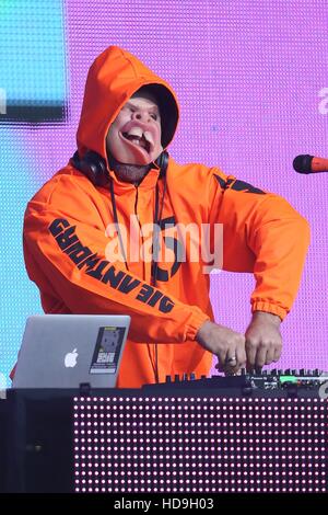 Die Antwood seen performing at the ABC studios on Jimmy Kimmel Live  Featuring: Atmosphere Where: Los Angeles, California, United States When: 20 Sep 2016 Stock Photo