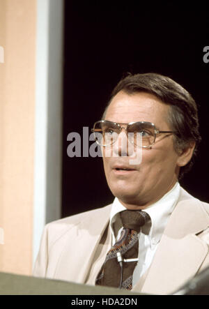 The Hollywood Squares Host Peter Marshall Circa Mid 1970s 1965 82 Hda2dn 